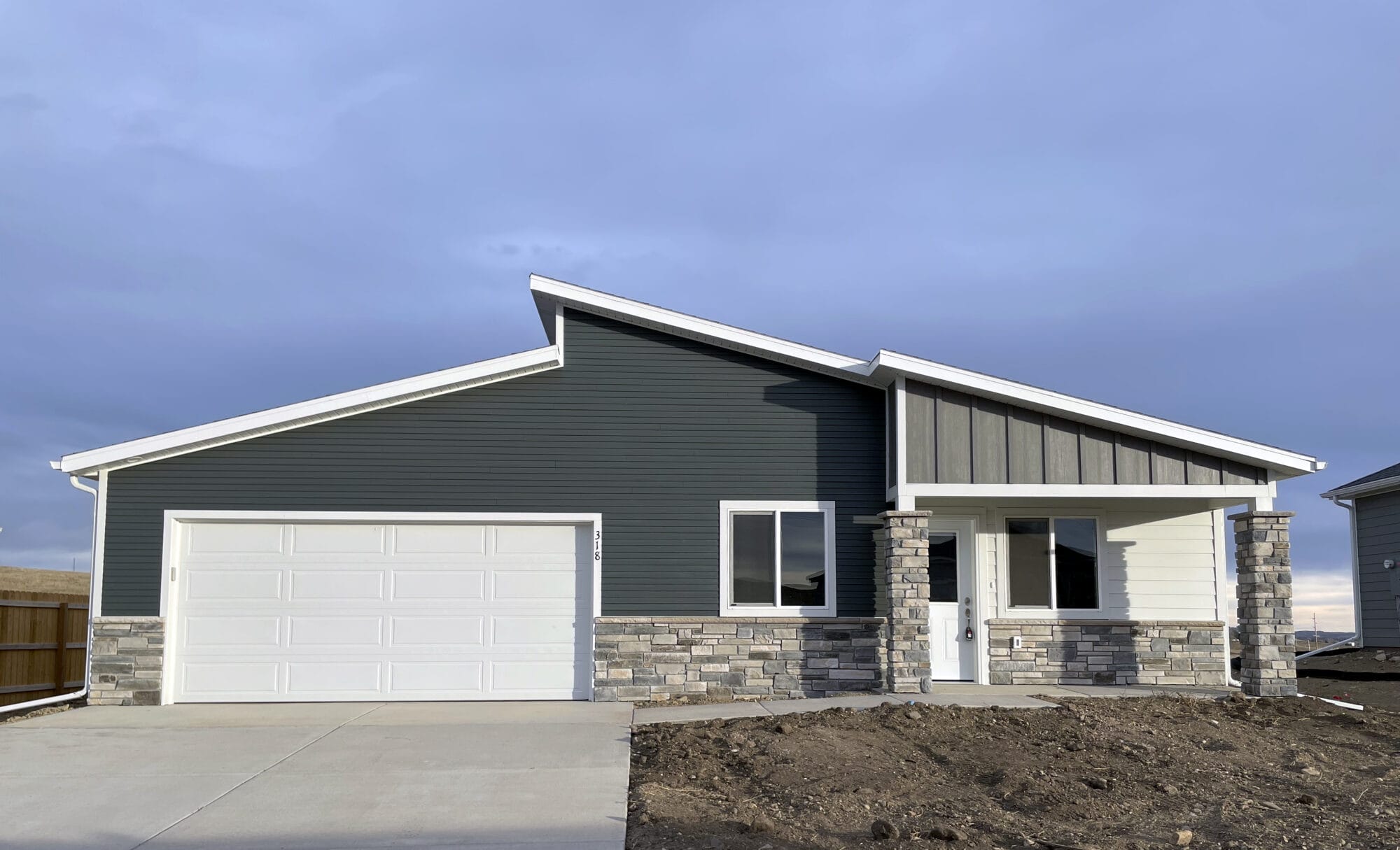 318 N Valley Dr